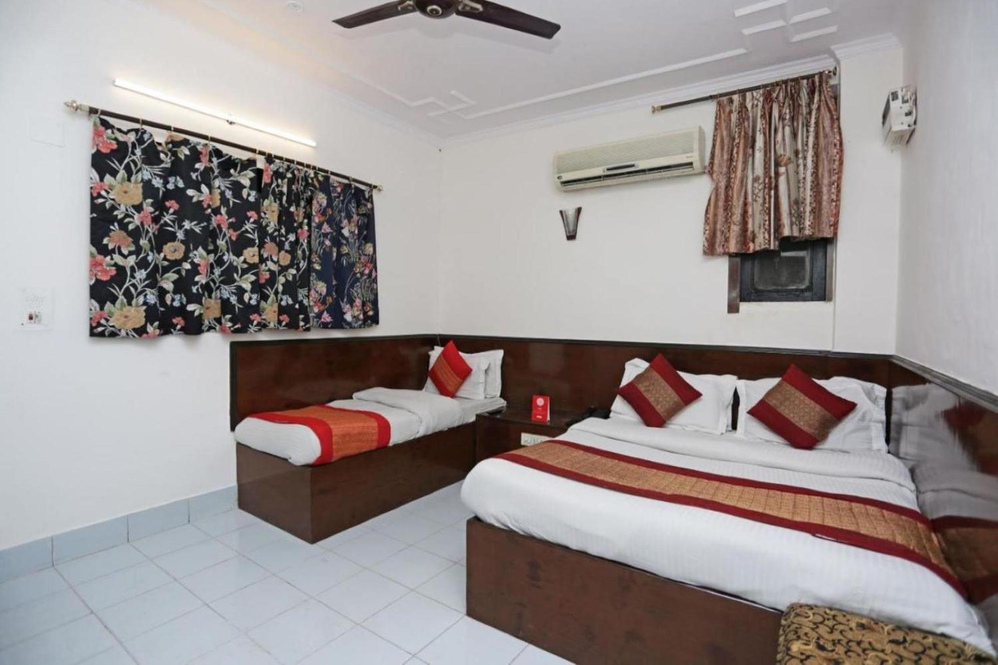 Hotel Perfect Spot- Main Bazar - Walking Metro Station New Delhi Bagian luar foto