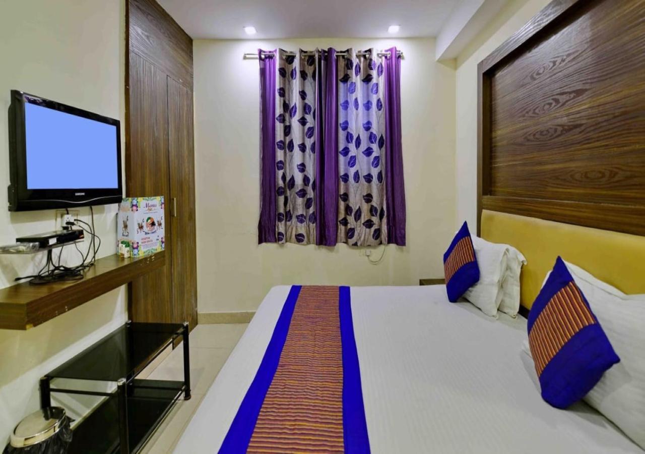 Hotel Perfect Spot- Main Bazar - Walking Metro Station New Delhi Bagian luar foto